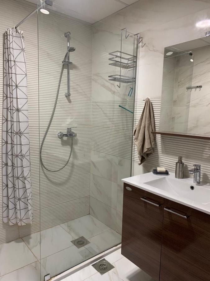 Modern Flatiron Apartment, Skopje Center Luaran gambar