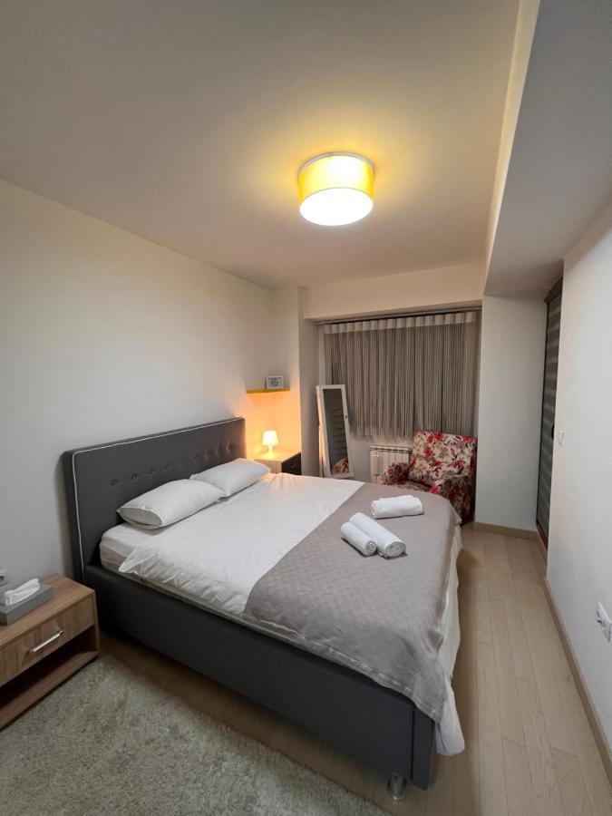 Modern Flatiron Apartment, Skopje Center Luaran gambar