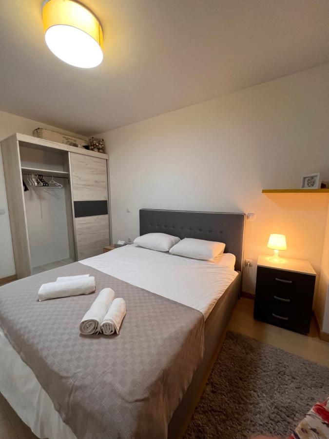 Modern Flatiron Apartment, Skopje Center Luaran gambar